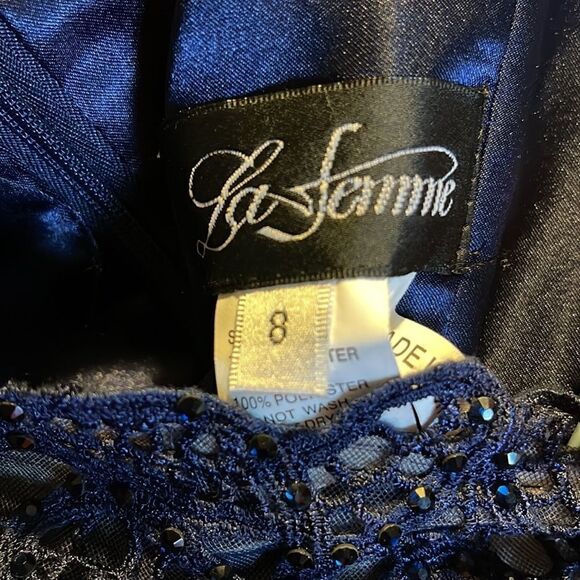La FEMME Lace & Twill Mermaid Prom Gown
Navy Sz 8  NEW Retail $438 Pageant Party - Picture 11 of 16